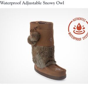 NWT Manitobah Mukluks Size 7